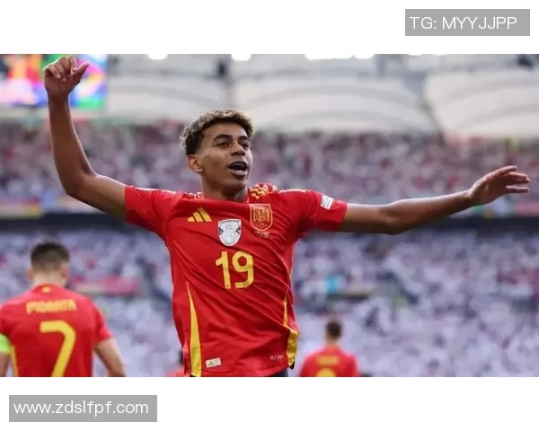 足球巨星一寸照片高清展示细节解析及人物背后故事揭秘