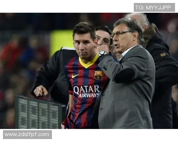 足球巨星伊涅斯塔的肌肉与技艺完美融合诠释运动员的力量与优雅